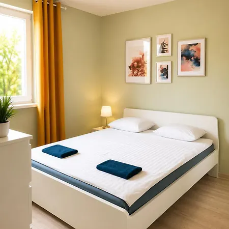 Comfortable Flat With Balcony 5 Min Walking From Brzezno Apartman