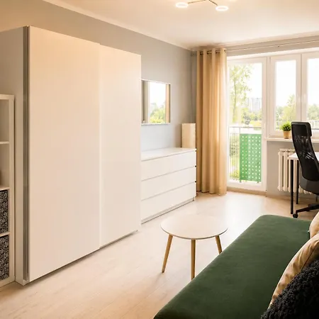 Comfortable Flat With Balcony 5 Min Walking From Brzezno Apartamento